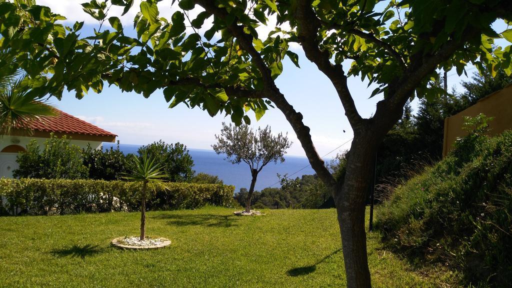 Apartamentos Famara Lloret de Mar Eksteriør billede